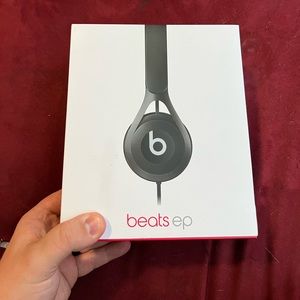 Black Beats by Dre with wire